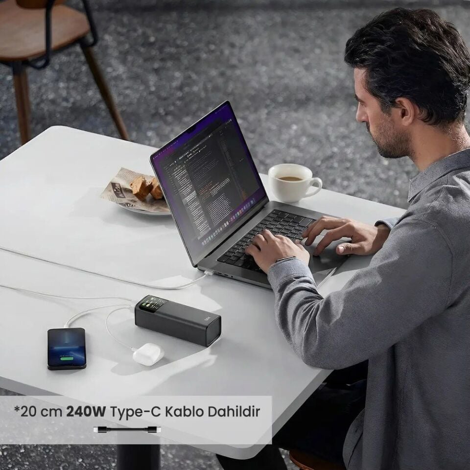 Bix PB200W 24000mAh Taşınabilir Çift USB-C PD & USB-A Çıkışlı Powerbank, 200W PD 3.1 Hızlı Şarj  Ünitesi Siyah
